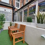 公寓 Brightwater Modern Ground Floor, 2 Bedroom Apartment, With Games, Chill Out 斯卡伯勒