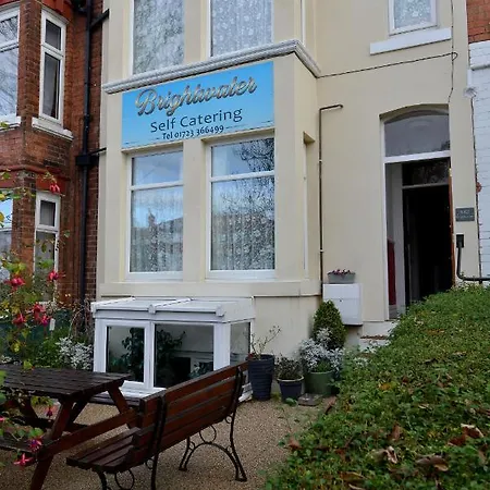 Brightwater Modern Ground Floor, 2 Bedroom Apartment, With Games, Chill Out