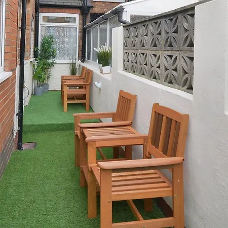 Brightwater Modern Ground Floor, 2 Bedroom Apartment, With Games, Chill Out * 斯卡伯勒