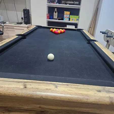 Brightwater Modern Ground Floor, 2 Bedroom Apartment, With Games, Chill Out * 斯卡伯勒