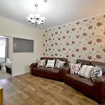 Brightwater Modern Ground Floor, 2 Bedroom Apartment, With Games, Chill Out Lejlighed