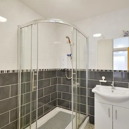 Brightwater Modern Ground Floor, 2 Bedroom Apartment, With Games, Chill Out Lägenhet
